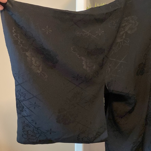 Vintage black silk kimino - fits small or medium.Like new. - Picture 2 of 9